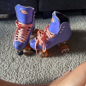Moxie Beach Bunny Roller Skates Size 6